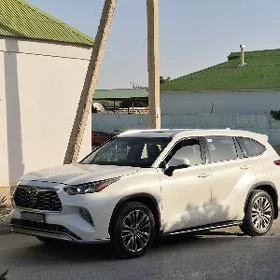 Toyota Highlander 2021
