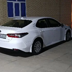 Toyota Camry 2021