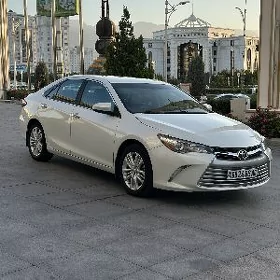 Toyota Camry 2017