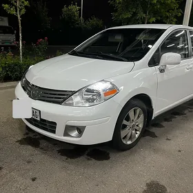 Nissan Versa 2011