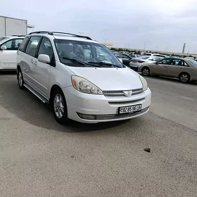 Toyota Sienna 2005