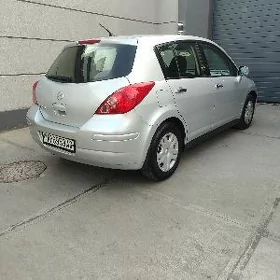 Nissan Versa 2011