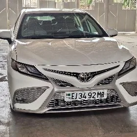 Toyota Camry 2021