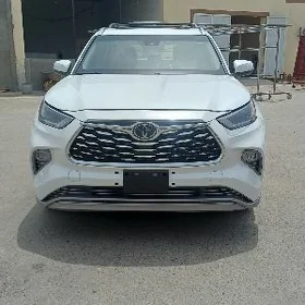Toyota Highlander 2021