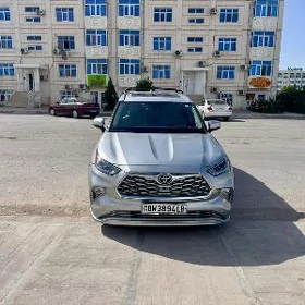 Toyota Highlander 2021