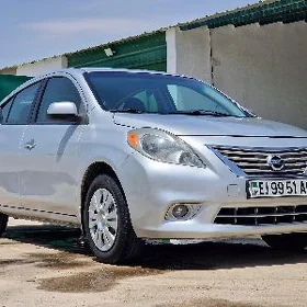 Nissan Versa 2012