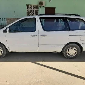 Toyota Sienna 2000