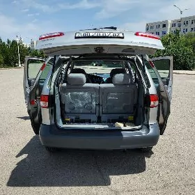 Toyota Sienna 2003