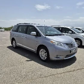 Toyota Sienna 2011