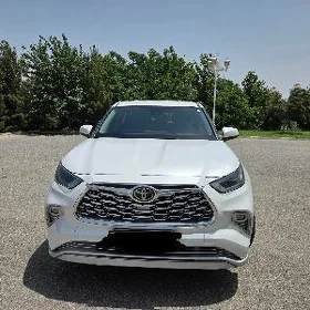 Toyota Highlander 2022