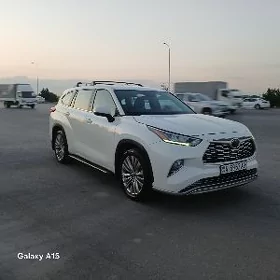 Toyota Highlander 2021