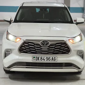 Toyota Highlander 2021