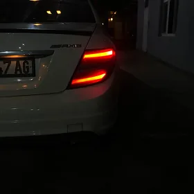 Mercedes-Benz C300 2010