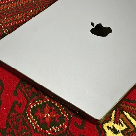 Apple MacBook Pro M1 Pro  Max