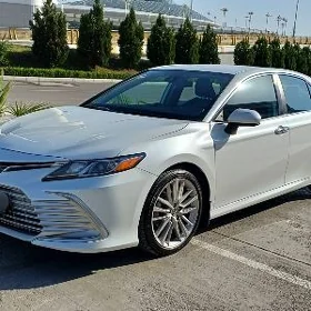 Toyota Camry 2021