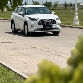 Toyota Highlander 2021