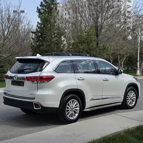Toyota Highlander 2018