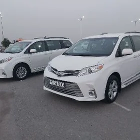 Toyota Sienna 2017