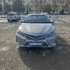 Toyota Camry 2018