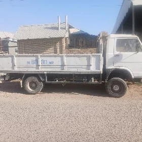 Mitsubishi Canter 1980