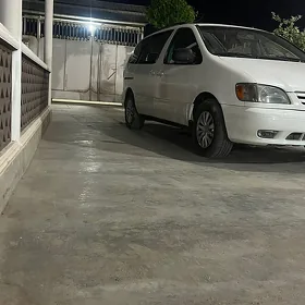 Toyota Sienna 2001