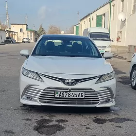 Toyota Camry 2021