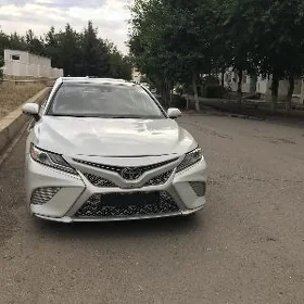Toyota Camry 2020