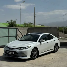Toyota Camry 2018