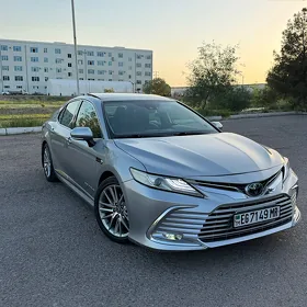 Toyota Camry 2019