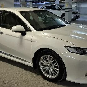 Toyota Camry 2019