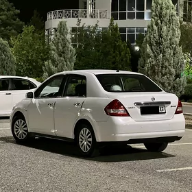 Nissan Versa 2010