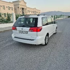 Toyota Sienna 2004