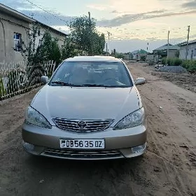 Toyota Camry 2004