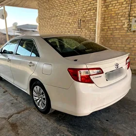 Toyota Camry 2014