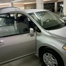 Nissan Versa 2010