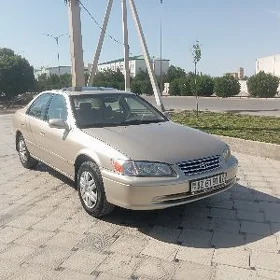 Toyota Camry 2000