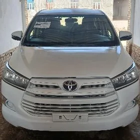 Toyota Innova 2021