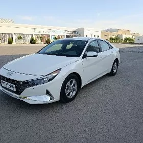 Hyundai Elantra 2023