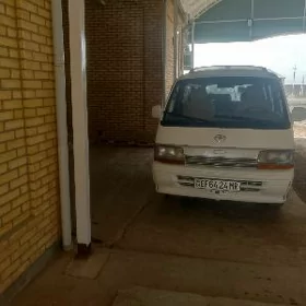 Toyota Hiace 1990