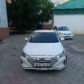 Hyundai Elantra 2019