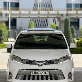 Toyota Sienna 2017