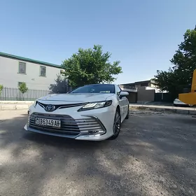 Toyota Camry 2020