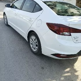 Hyundai Elantra 2020