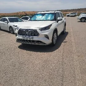 Toyota Highlander 2021