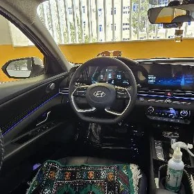 Hyundai Elantra 2025