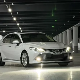 Toyota Camry 2021