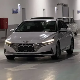 Hyundai Elantra 2022