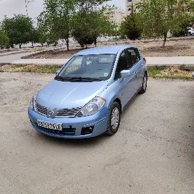 Nissan Versa 2011