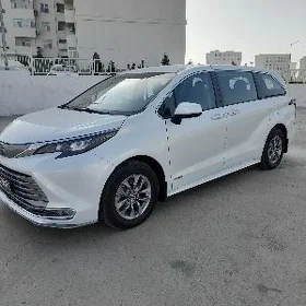 Toyota Sienna 2024