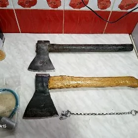 топор дверная цепь замок